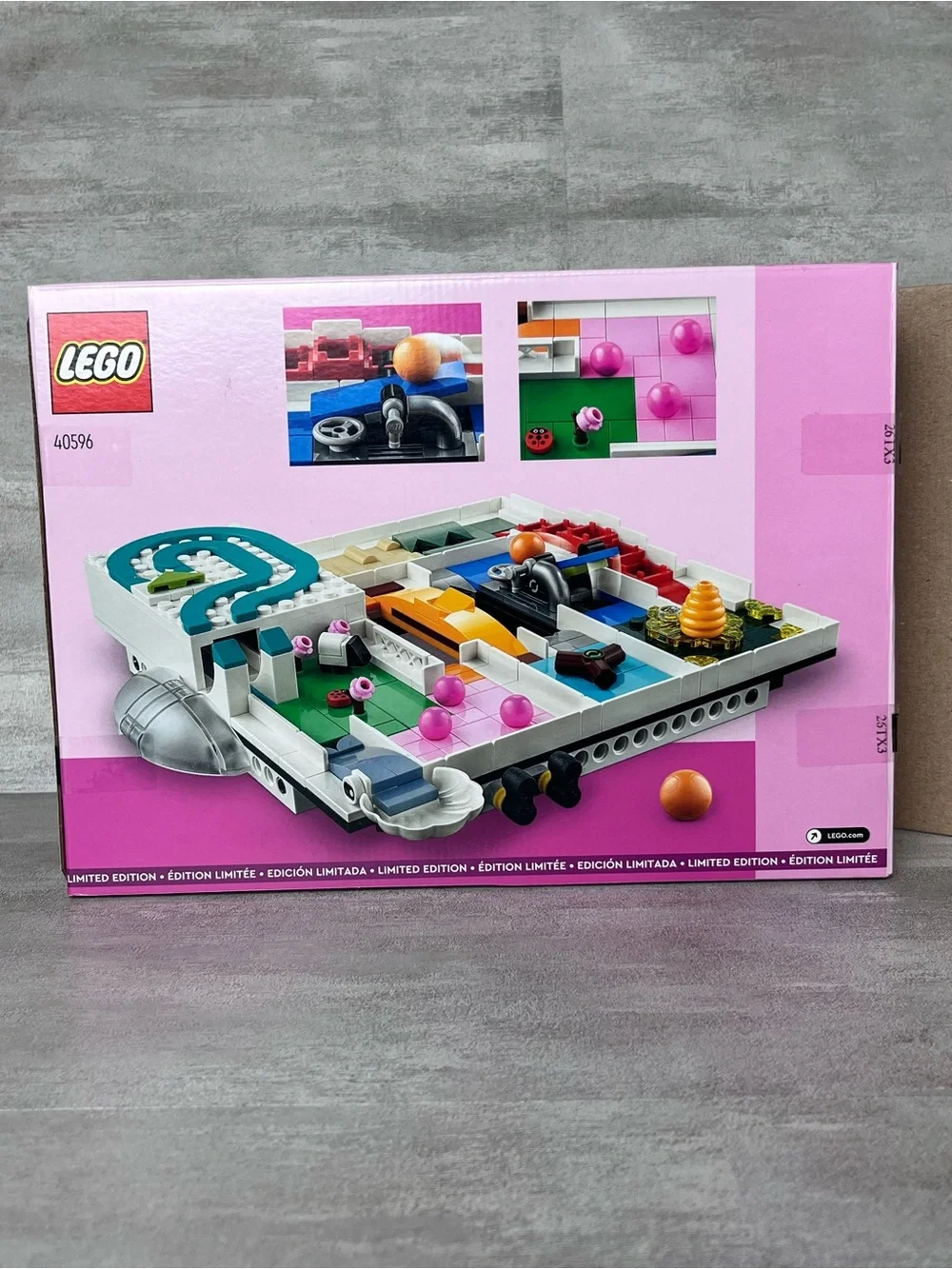 Lego playboard pieces encourages